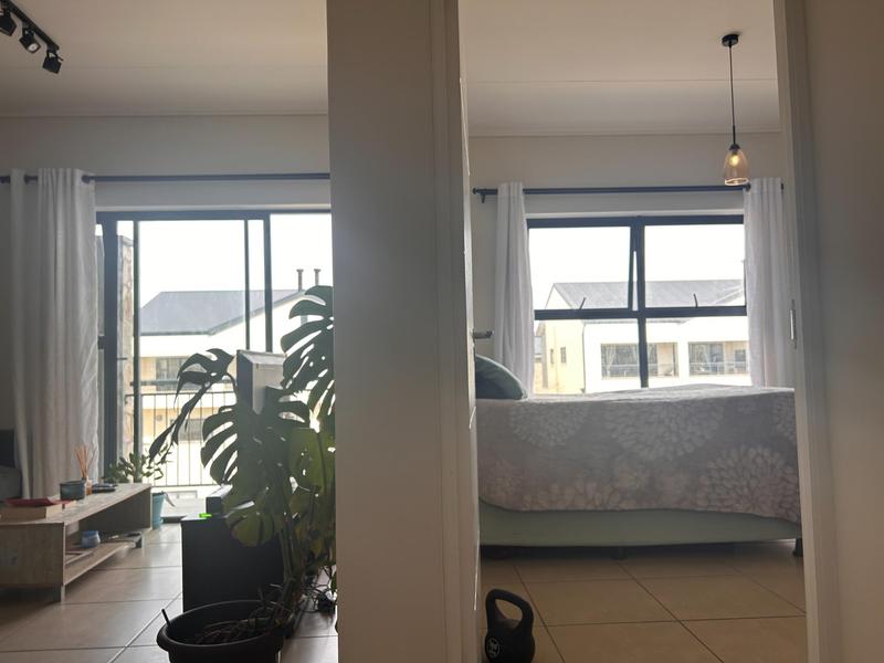To Let 1 Bedroom Property for Rent in Sandown Western Cape